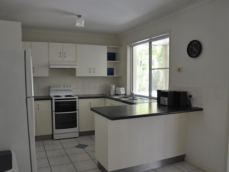 18 Rumbalara Avenue, Rainbow Beach QLD 4581