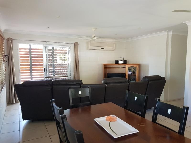 1 Larapinta Court, Rainbow Beach QLD 4581