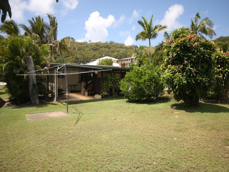 6 Coora Court, Rainbow Beach QLD 4581