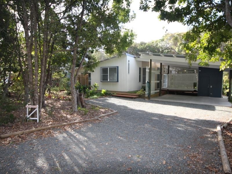 15 Belle Court, Rainbow Beach QLD 4581