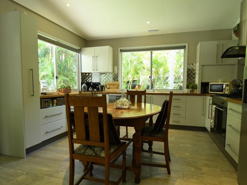 6 Belle Court, Rainbow Beach QLD 4581