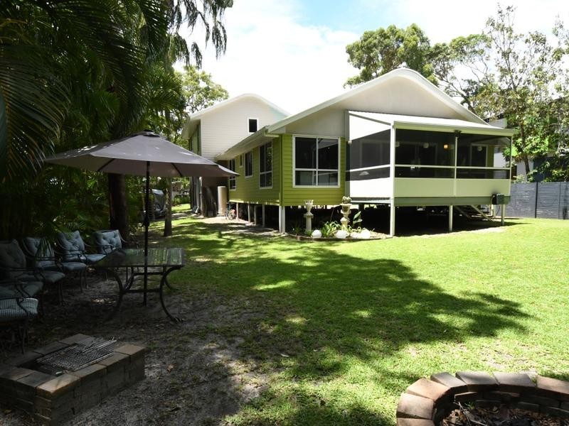6 Belle Court, Rainbow Beach QLD 4581