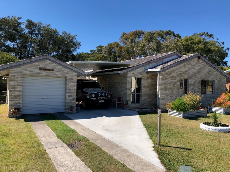 9 Kurana Street, Rainbow Beach QLD 4581