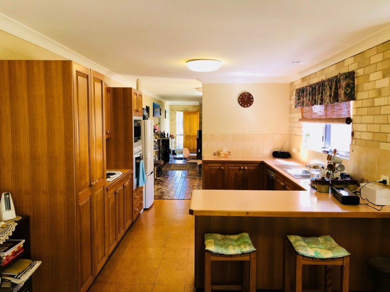 9 Kurana Street, Rainbow Beach QLD 4581