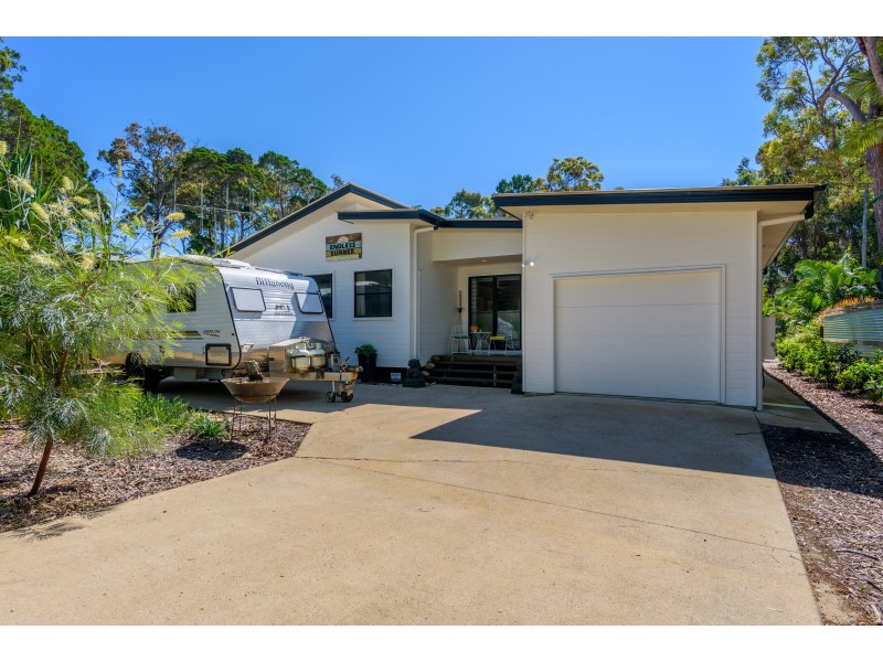 10 Satinwood Drive, Rainbow Beach QLD 4581