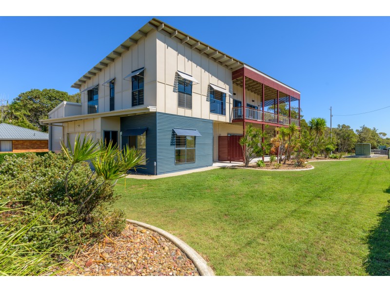 2 Zircon St, Rainbow Beach QLD 4581