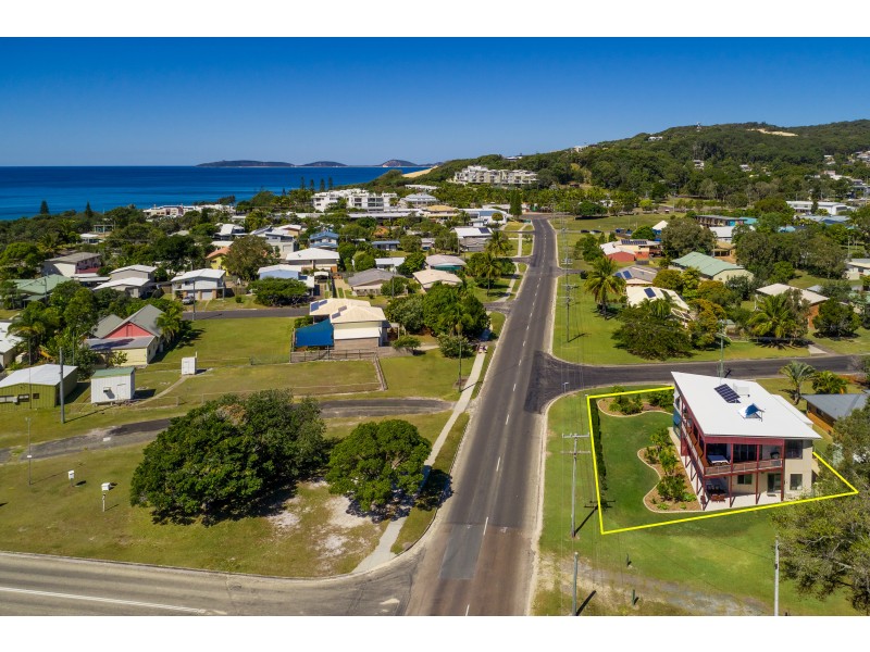 2 Zircon St, Rainbow Beach QLD 4581