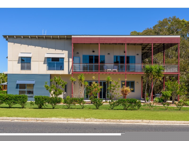 2 Zircon St, Rainbow Beach QLD 4581