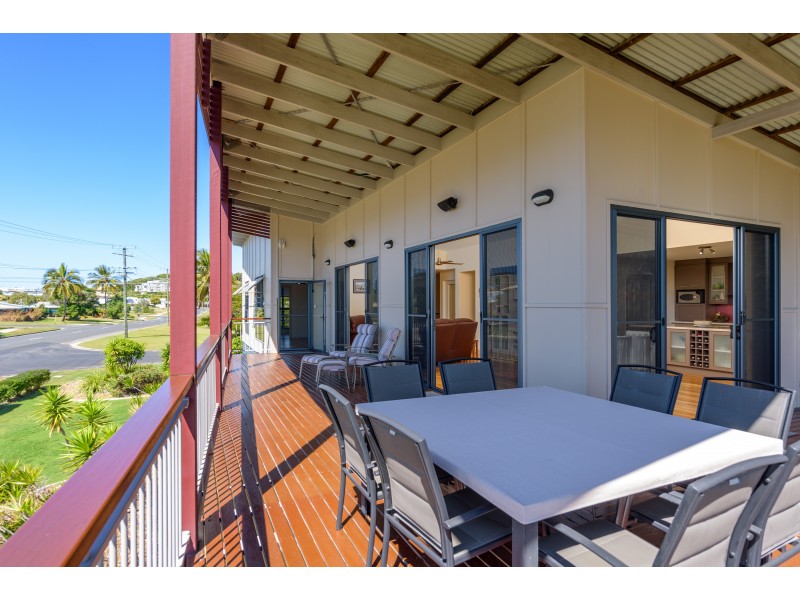 2 Zircon St, Rainbow Beach QLD 4581