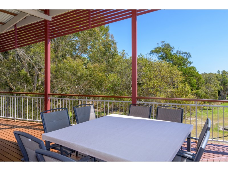 2 Zircon St, Rainbow Beach QLD 4581