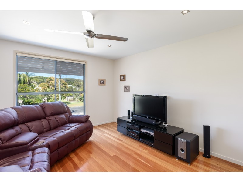 2 Zircon St, Rainbow Beach QLD 4581
