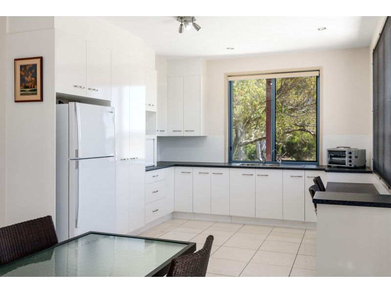 2 Zircon St, Rainbow Beach QLD 4581