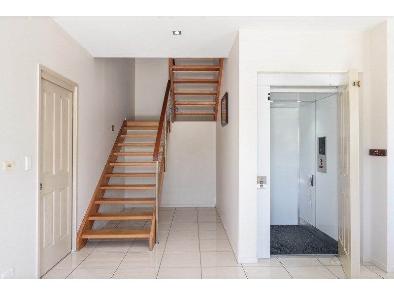 2 Zircon St, Rainbow Beach QLD 4581
