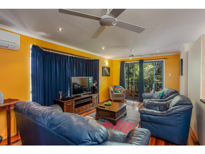 10 Naiad Court, Rainbow Beach QLD 4581