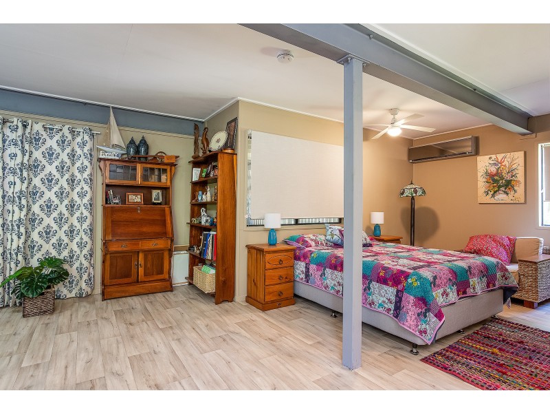 10 Naiad Court, Rainbow Beach QLD 4581