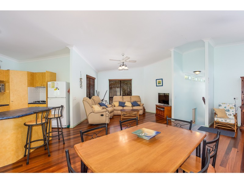 17 Belle Court, Rainbow Beach QLD 4581