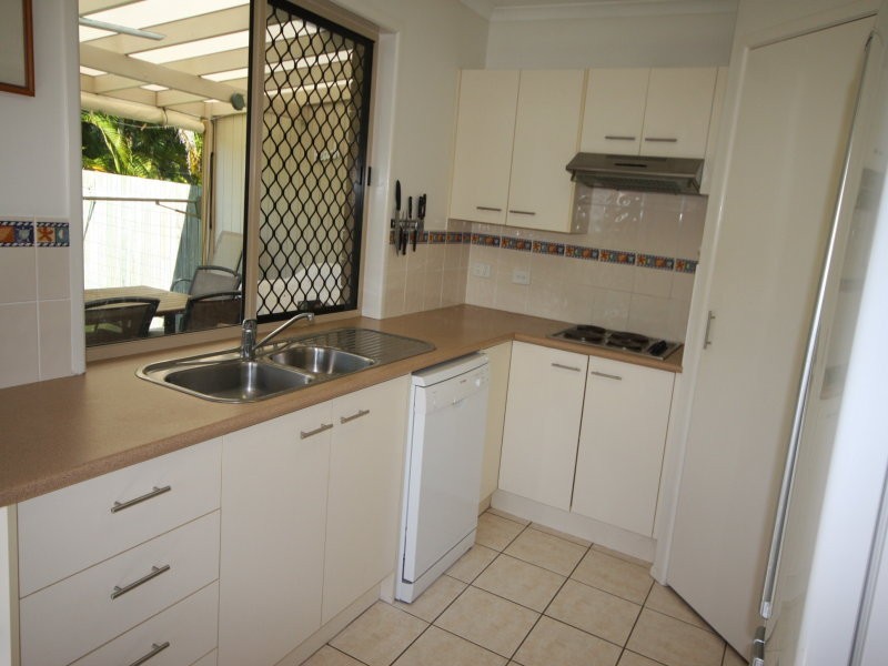 9 Zircon Street, Rainbow Beach QLD 4581