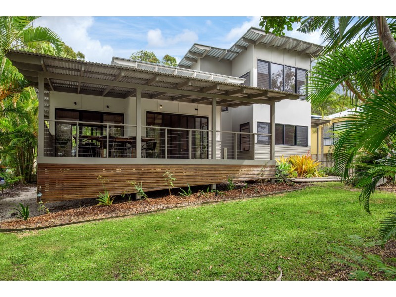 12 NAIAD COURT, Rainbow Beach QLD 4581