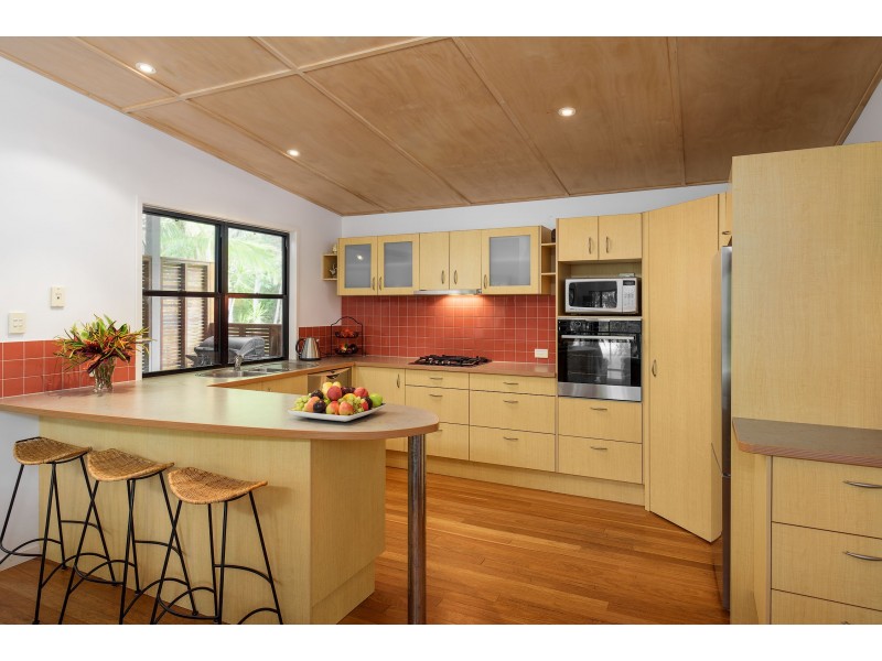 12 NAIAD COURT, Rainbow Beach QLD 4581