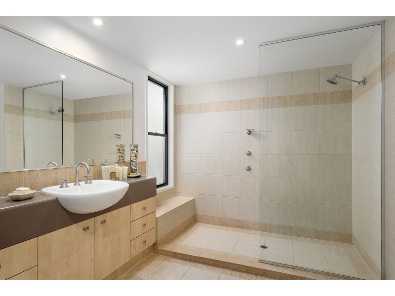 12 NAIAD COURT, Rainbow Beach QLD 4581