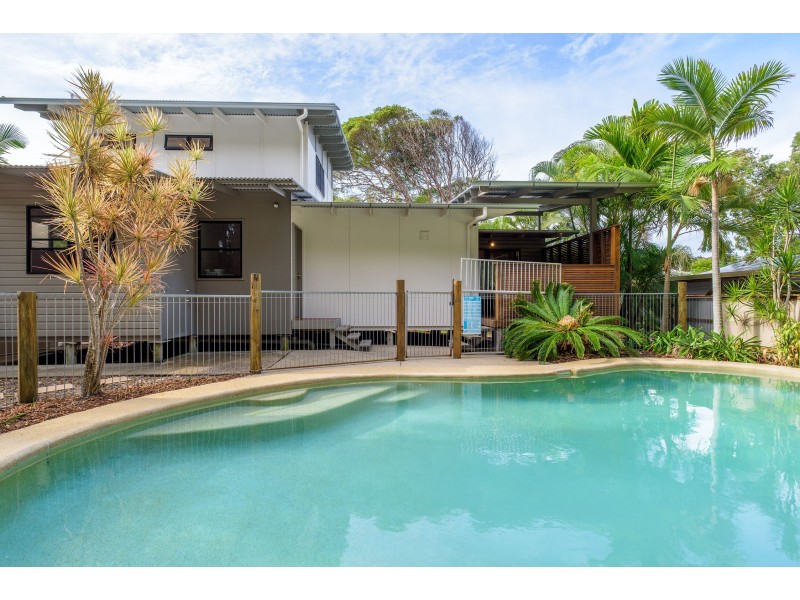 12 NAIAD COURT, Rainbow Beach QLD 4581