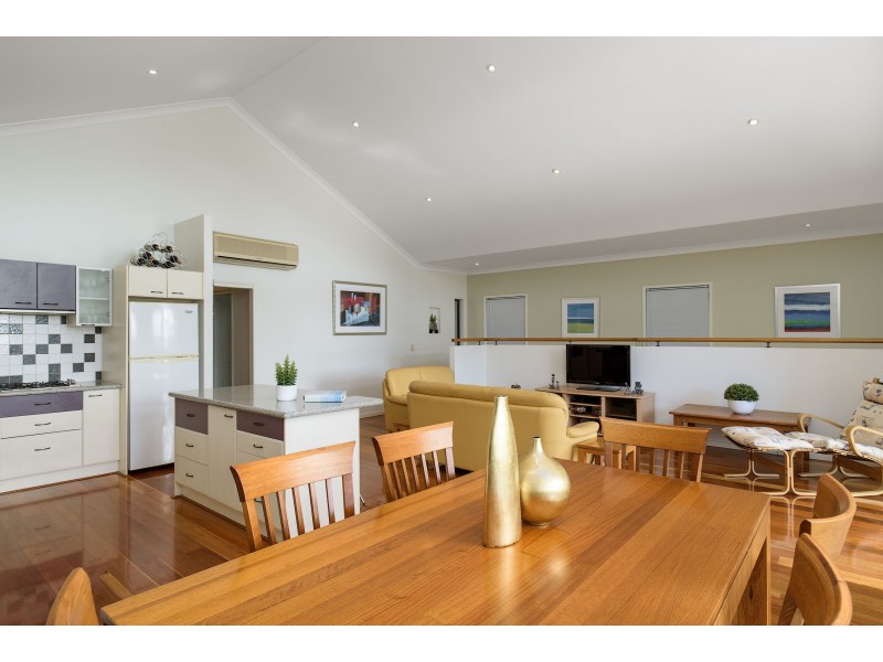 16 COOLOOLA DRIVE, Rainbow Beach QLD 4581