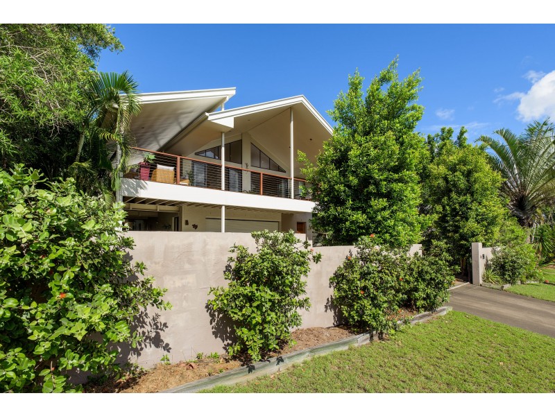 16 COOLOOLA DRIVE, Rainbow Beach QLD 4581