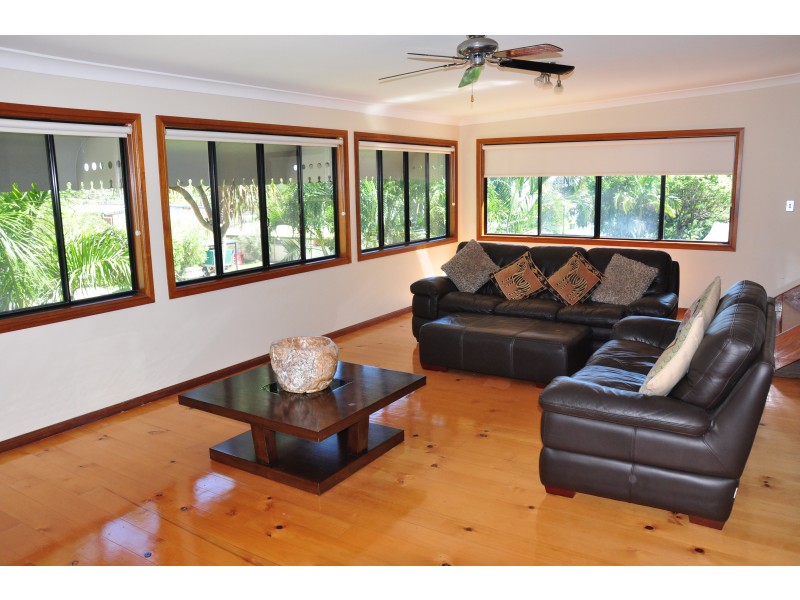 43 DOUBLE ISLAND DRIVE, Rainbow Beach QLD 4581