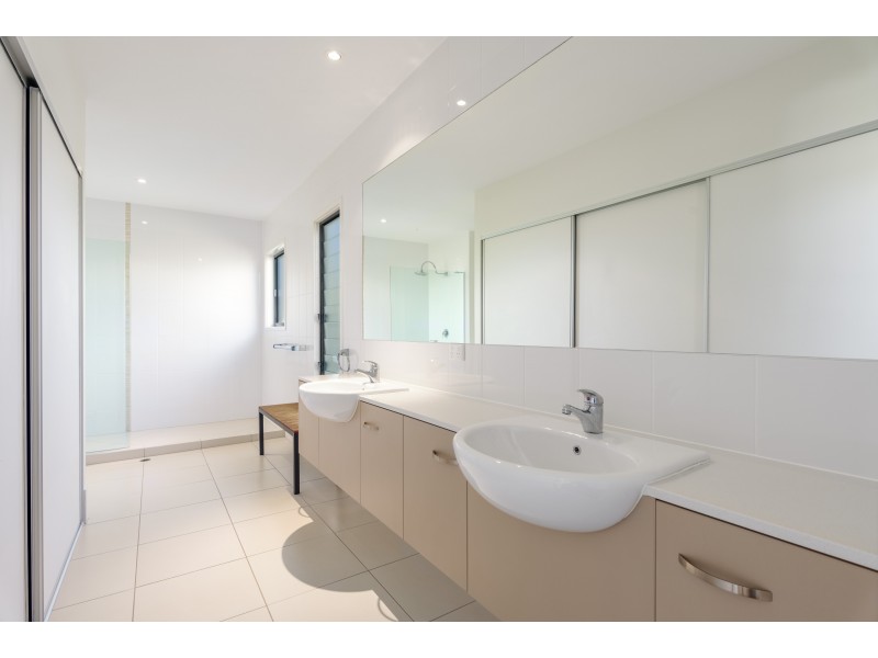 4/7 Spectrum Street, Rainbow Beach QLD 4581