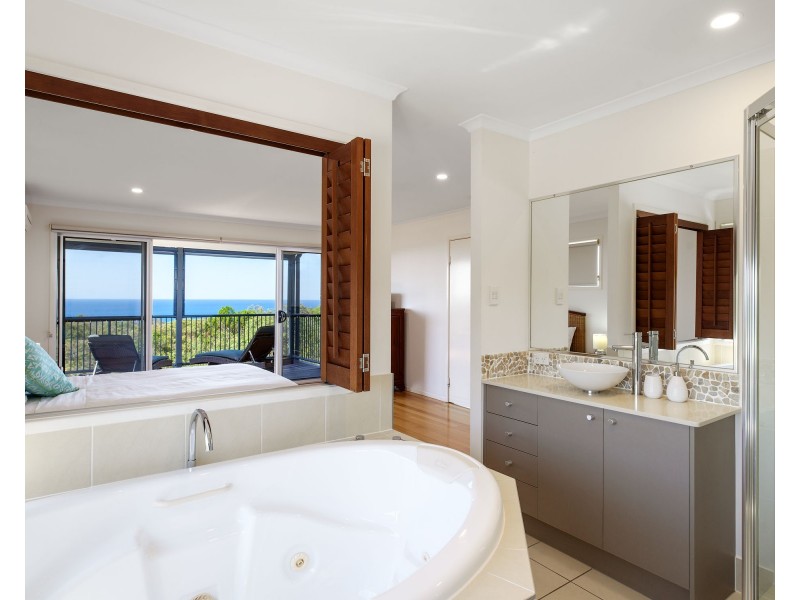 57 COOLOOLA DRIVE, Rainbow Beach QLD 4581