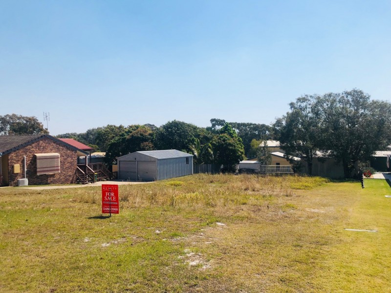 13 MANOOKA DRIVE, Rainbow Beach QLD 4581