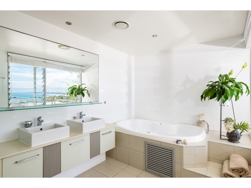 6/3-5 Ocean View Parade, Rainbow Beach QLD 4581