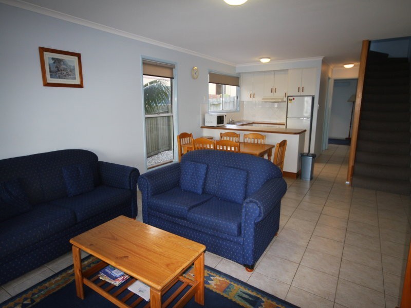 1/42 Manooka Drive, Rainbow Beach QLD 4581