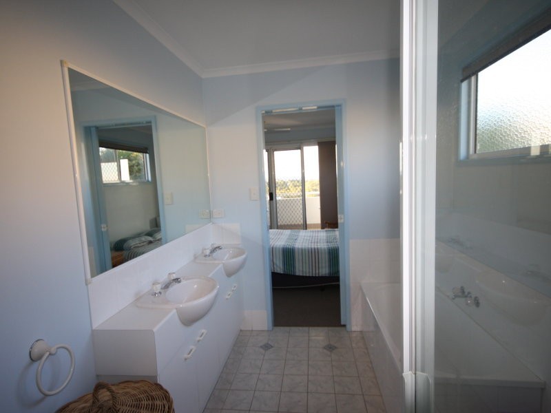 1/42 Manooka Drive, Rainbow Beach QLD 4581