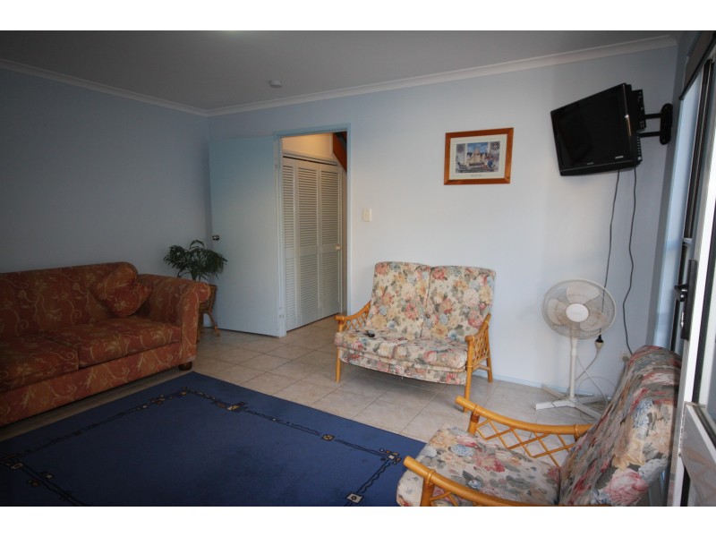 1/42 Manooka Drive, Rainbow Beach QLD 4581