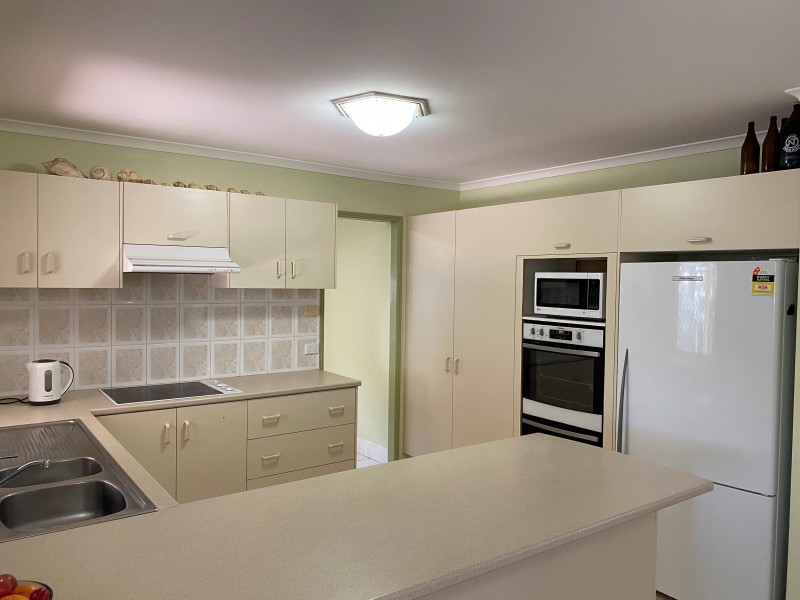 5 Kurana Street, Rainbow Beach QLD 4581