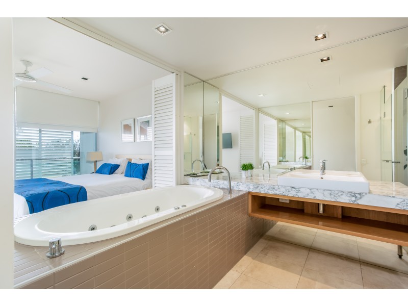 105/1 RAINBOW BEACH ROAD, Rainbow Beach QLD 4581