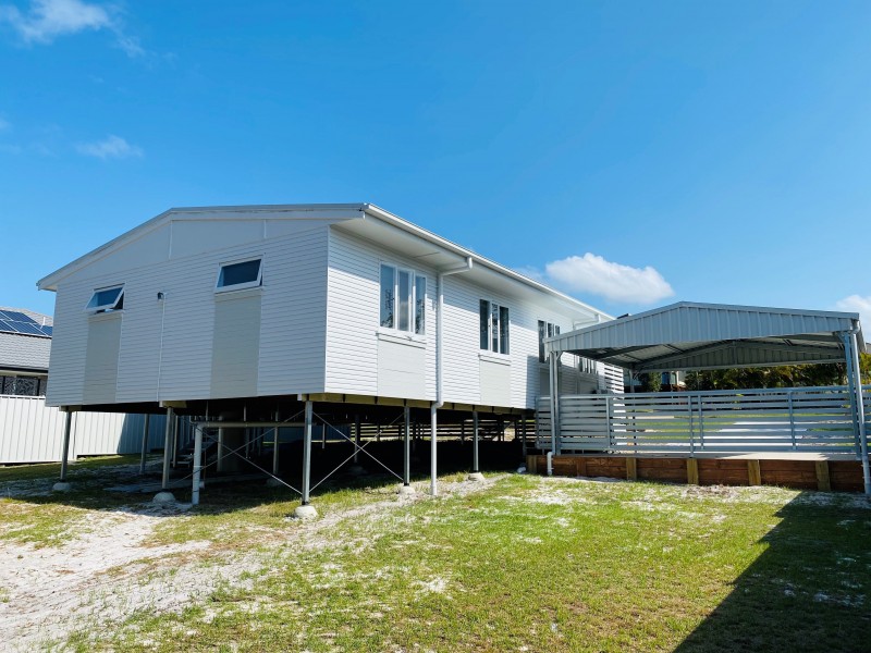 13 MANOOKA DRIVE, Rainbow Beach QLD 4581