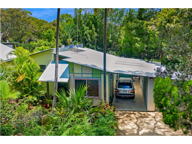 2 Naiad Court, Rainbow Beach QLD 4581