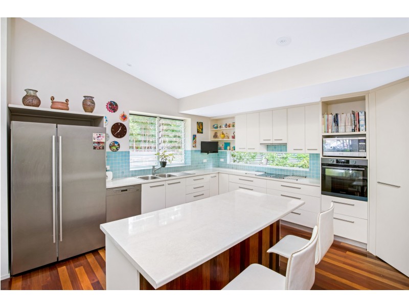 2 Naiad Court, Rainbow Beach QLD 4581