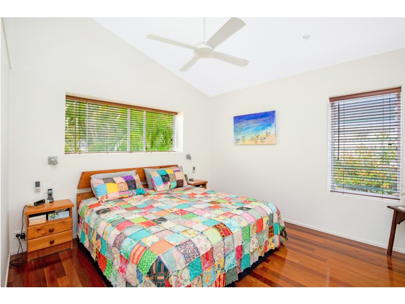2 Naiad Court, Rainbow Beach QLD 4581