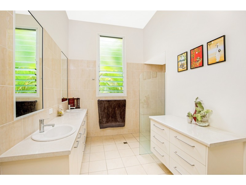 2 Naiad Court, Rainbow Beach QLD 4581