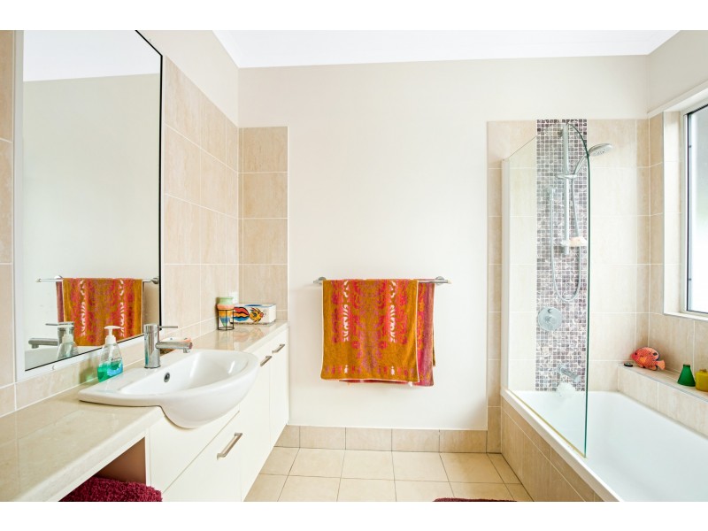 2 Naiad Court, Rainbow Beach QLD 4581