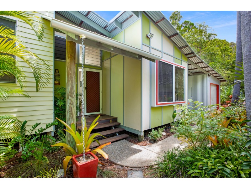 2 Naiad Court, Rainbow Beach QLD 4581