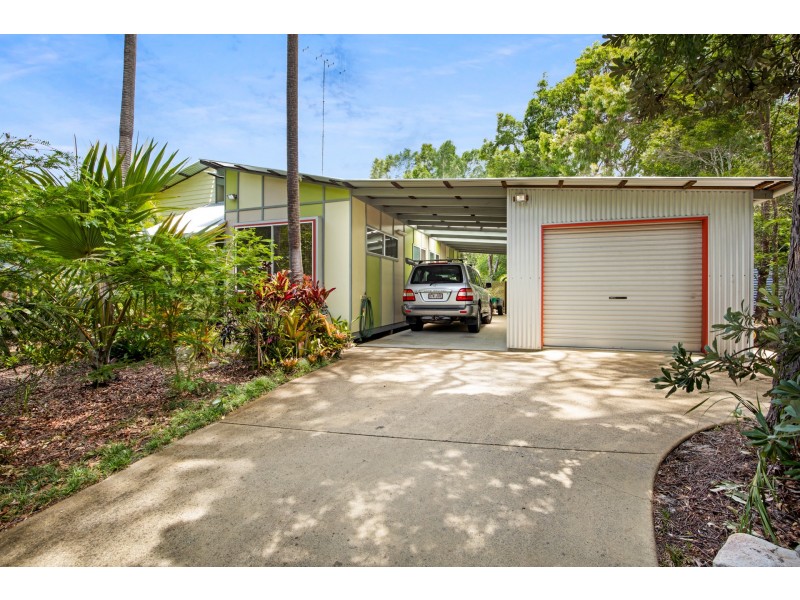 2 Naiad Court, Rainbow Beach QLD 4581