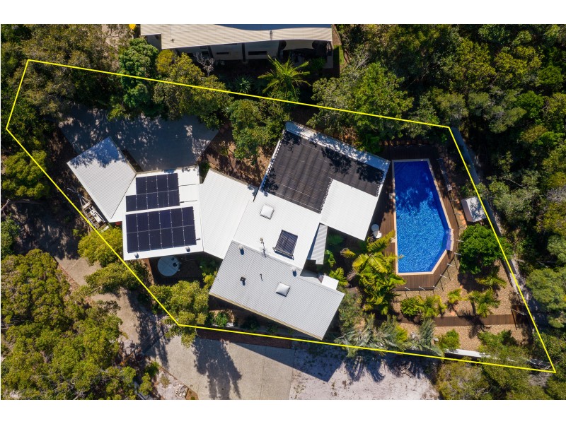 24 Naiad Court, Rainbow Beach QLD 4581