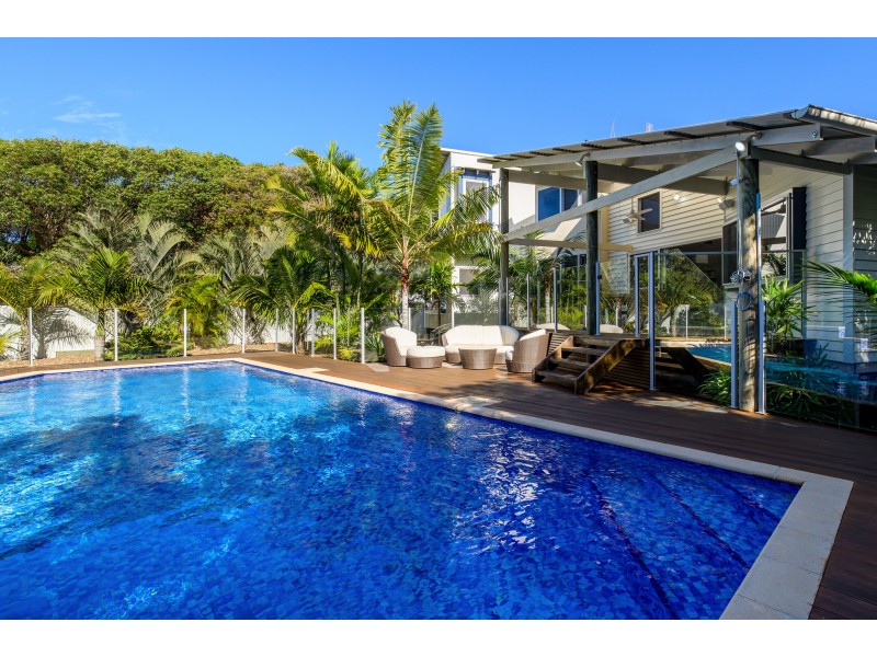 24 Naiad Court, Rainbow Beach QLD 4581