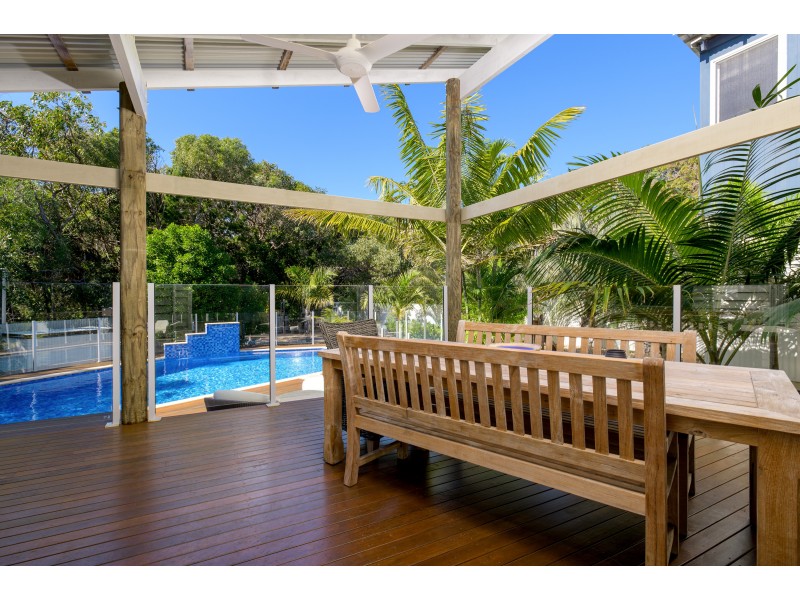24 Naiad Court, Rainbow Beach QLD 4581