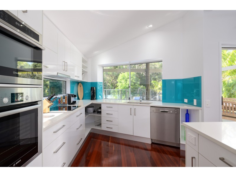 24 Naiad Court, Rainbow Beach QLD 4581