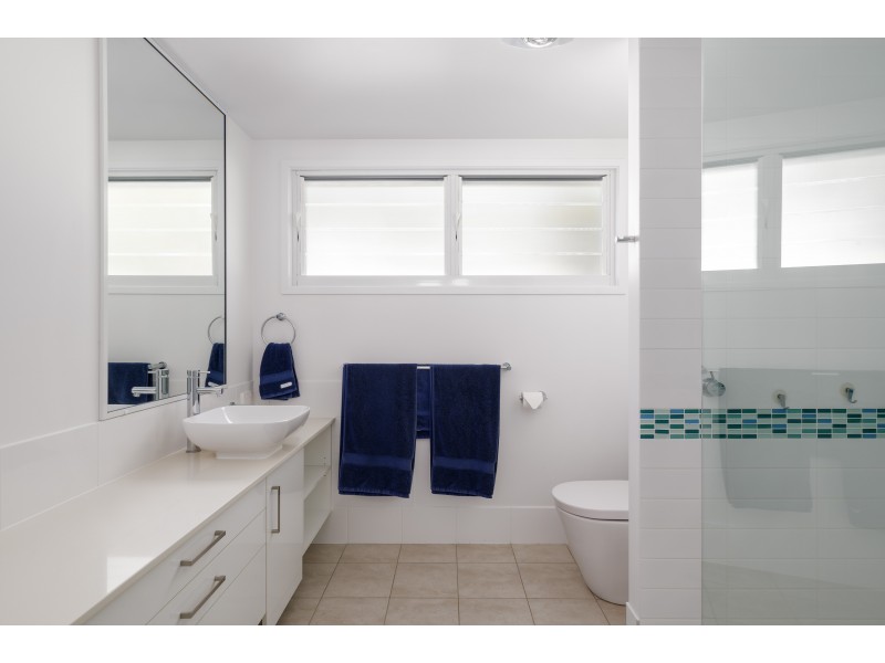 24 Naiad Court, Rainbow Beach QLD 4581